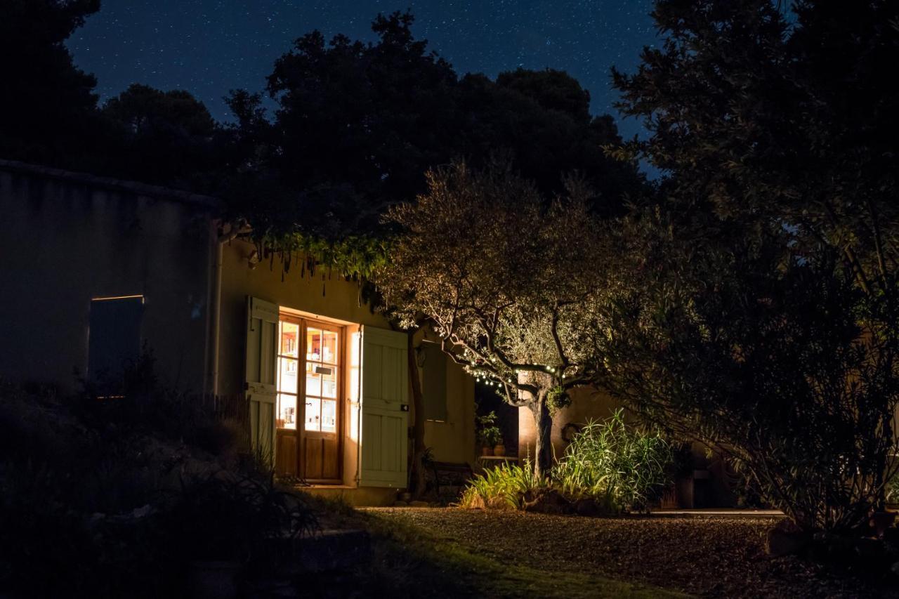 La Petite Maison Vaugines Buitenkant foto