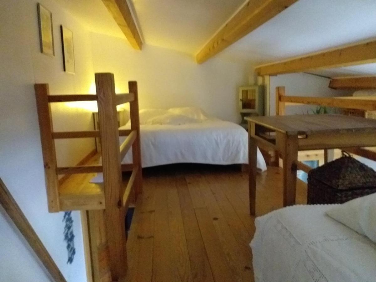 La Petite Maison Vaugines Buitenkant foto